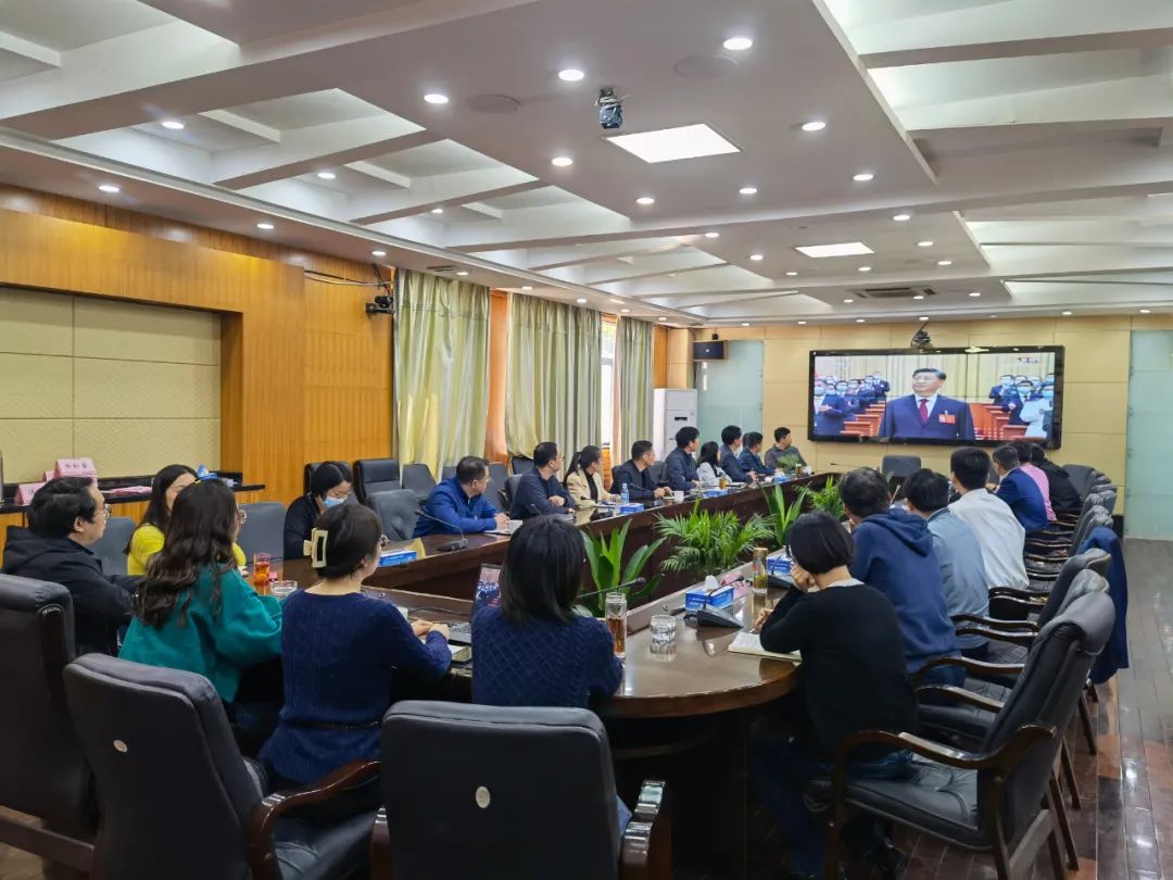 武进区委政法委集中收看党的二十大开幕会